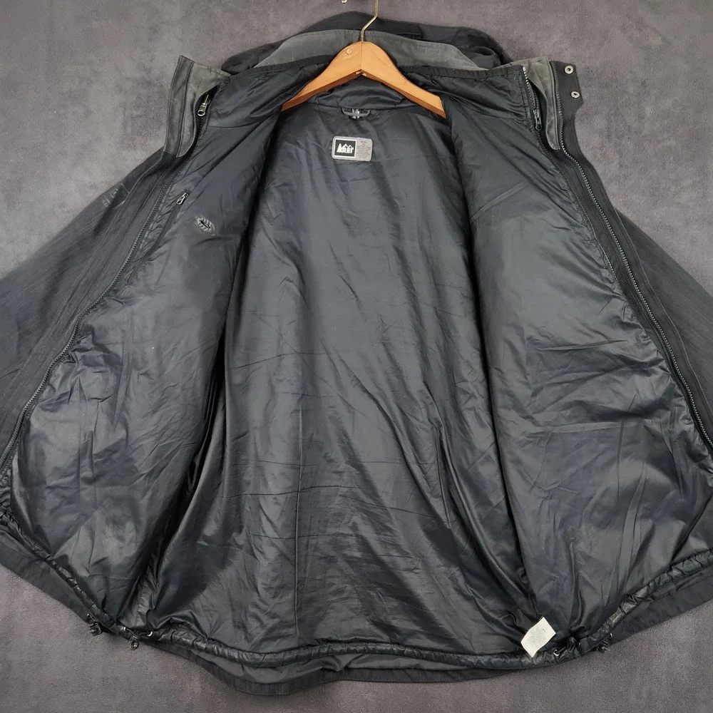 REI slight discoloration